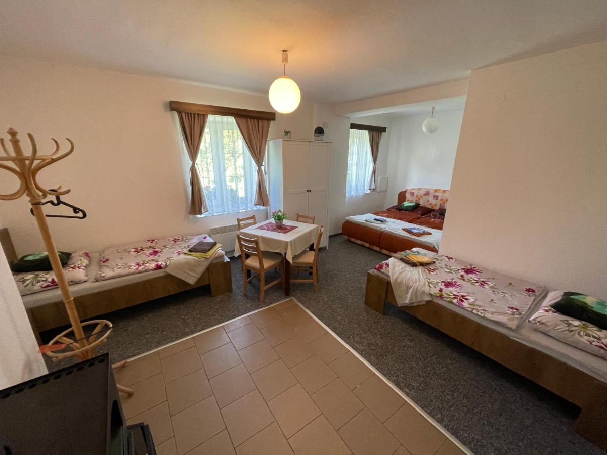 Penzion Na Vysluni Strasin Dış mekan fotoğraf
